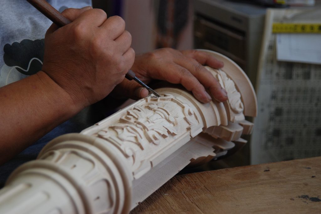 AOYAMA Handwerk Fertigung der Säule