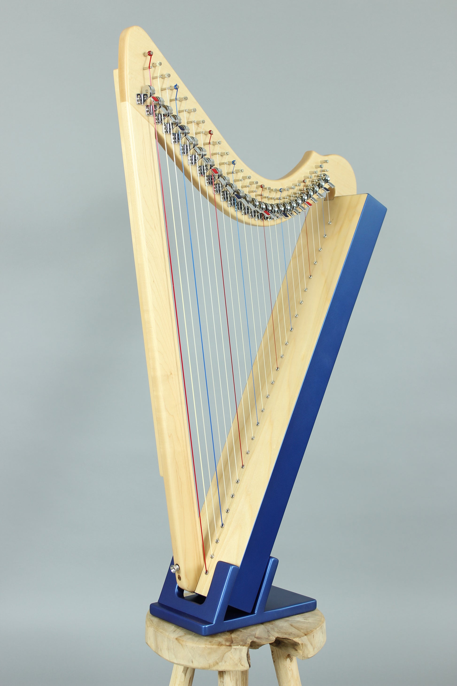 Hakenharfe Gotika in metallic Blau / Natur, Gesamtansicht